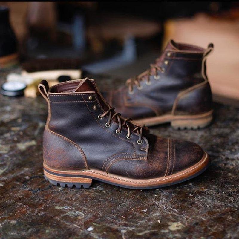 Thick heel rivet boots