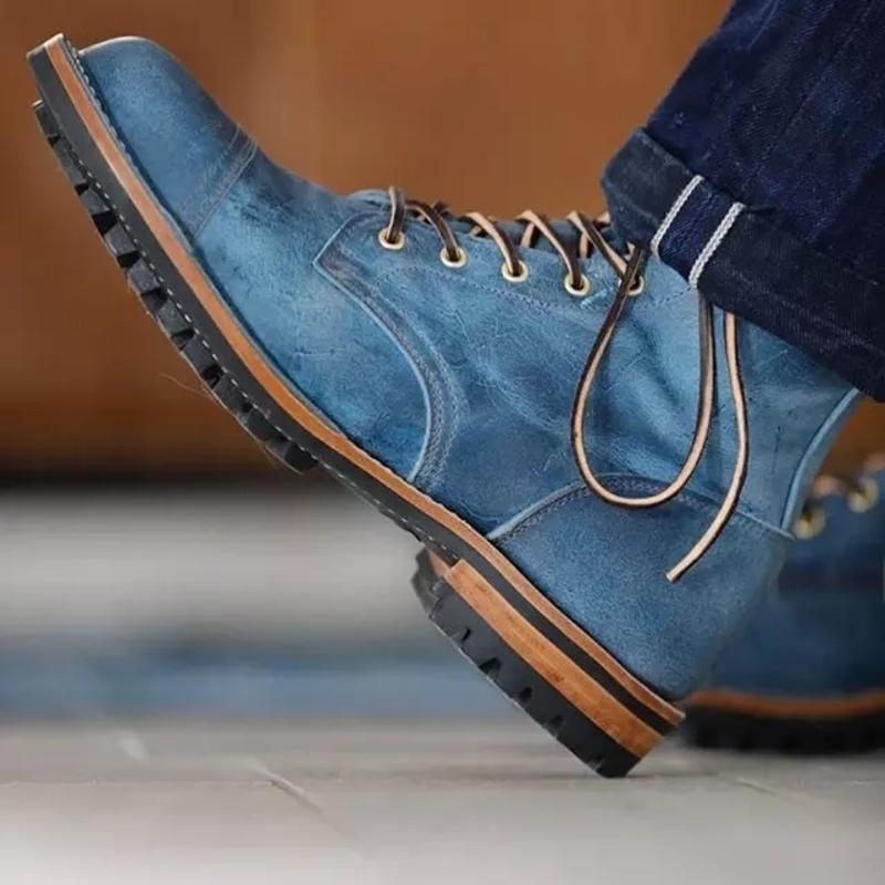 Thick heel rivet boots