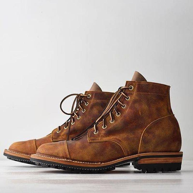 Thick heel rivet boots
